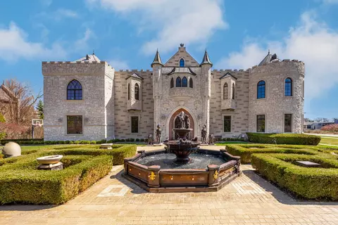3015 Lincoln Rd, Oak Brook, IL 60523