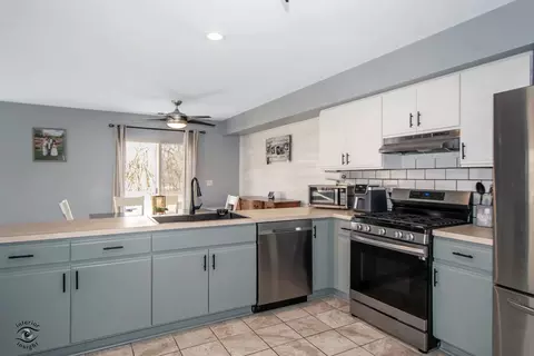 Kitchen - 25181 Faraday Rd, Manhattan, IL 60442 photo 1 of 2
