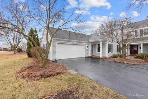 1095 Devonshire Ave, Naperville, IL 60540