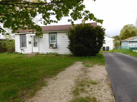 1069 Douglas Ave, Aurora, IL 60505