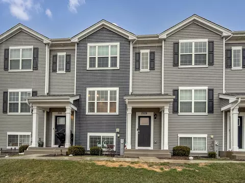 2509 Bella Dr, Pingree Grove, IL 60140