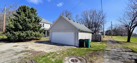 Exterior - 110 Duell St, Milmine, IL 61855 photo 4 of 5