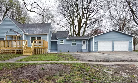 103 W 2nd St, Broadlands, IL 61816