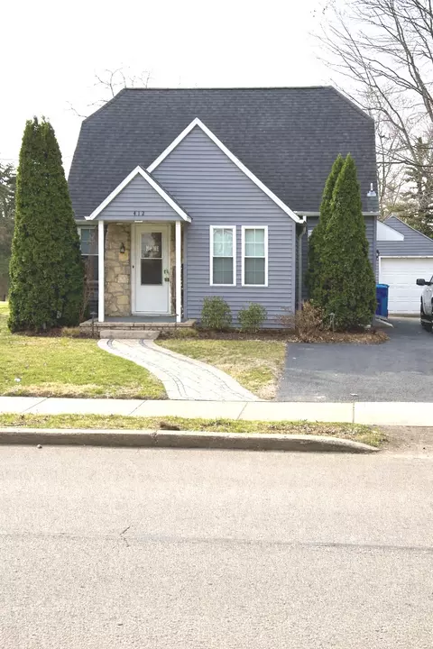 412 E Bradshaw St, Dixon, IL 61021