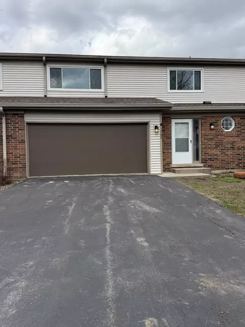 1260 Briarwood Ln #58, Libertyville, IL 60048