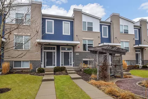 3 S602 Everton Dr, Warrenville, IL 60555
