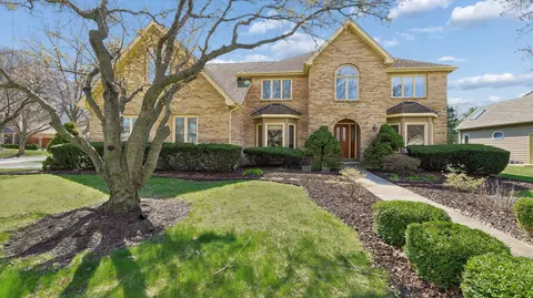 1000 Sheringham Dr, Naperville, IL 60565