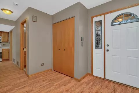 Entry Way - 936 Treeline Ct, Lockport, IL 60441 photo 1 of 2