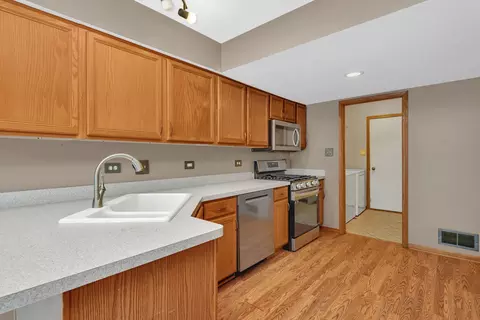Kitchen - 936 Treeline Ct, Lockport, IL 60441 photo 1 of 3