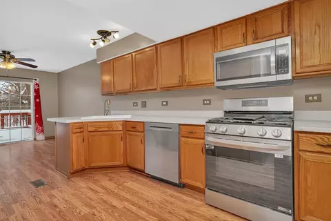 Kitchen - 936 Treeline Ct, Lockport, IL 60441 photo 3 of 3
