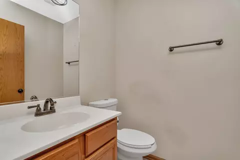 Bath - 936 Treeline Ct, Lockport, IL 60441 photo 2 of 3