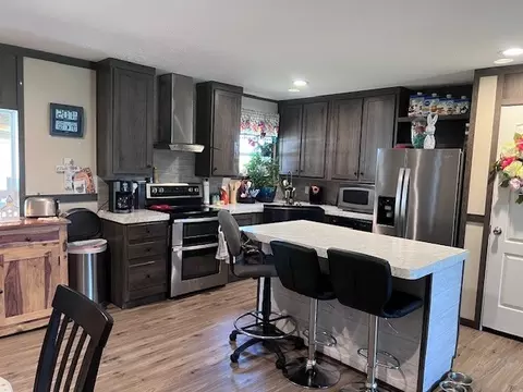 Kitchen - 344 Seba St, Hurst, IL 62949 photo 1 of 1