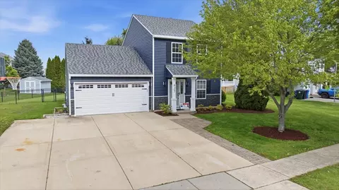 625 Fairview Ln, South Elgin, IL 60177