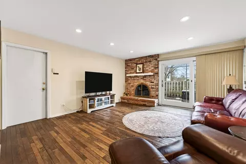 Other - 1122 Creekside Dr, Wheaton, IL 60189 photo 2 of 13