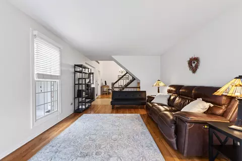 Living - 1122 Creekside Dr, Wheaton, IL 60189 photo 4 of 4