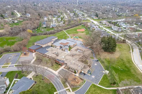 View/Area - 1122 Creekside Dr, Wheaton, IL 60189 photo 9 of 9