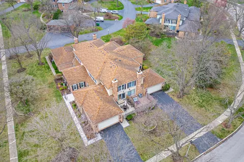 View/Area - 1122 Creekside Dr, Wheaton, IL 60189 photo 2 of 9