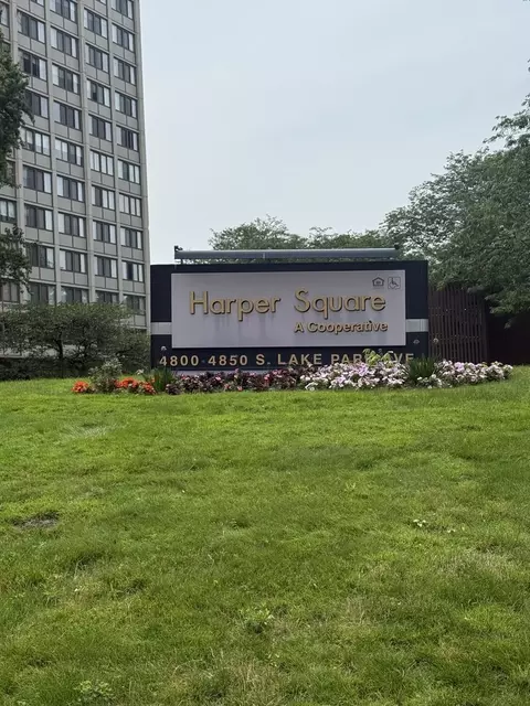 4850 S Lake Park Ave #1507B, Chicago, IL 60615