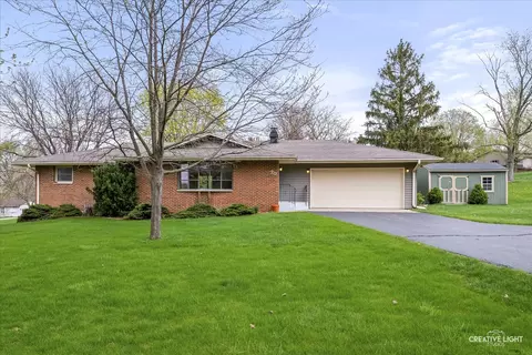 70 Highview Dr, Yorkville, IL 60560