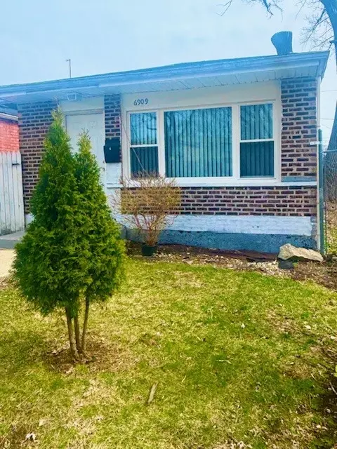 6909 S Ada St, Chicago, IL 60636