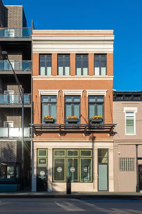 2217 N Clybourn Ave, Chicago, IL 60614