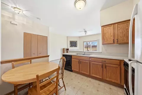Kitchen - 2542 Oak Tree Ln, Plainfield, IL 60586 photo 2 of 2