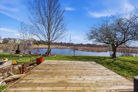 Exterior - 2542 Oak Tree Ln, Plainfield, IL 60586 photo 2 of 3