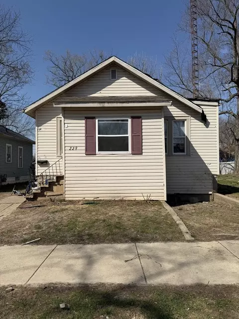 229 N 6th Ave, Kankakee, IL 60901