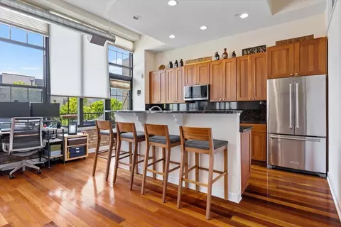 Kitchen - 70 E 18th St #2C, Chicago, IL 60616 photo 1 of 3