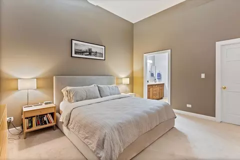 Bedroom - 70 E 18th St #2C, Chicago, IL 60616 photo 2 of 2