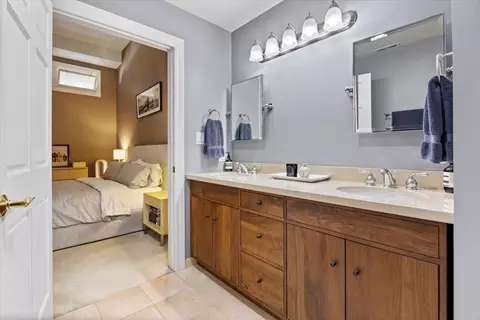 Bath - 70 E 18th St #2C, Chicago, IL 60616 photo 1 of 4