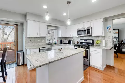 1075 Longford Rd, Bartlett, IL 60103 photo 10