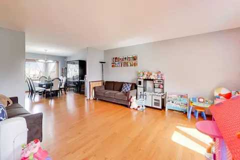 1075 Longford Rd, Bartlett, IL 60103 photo 6
