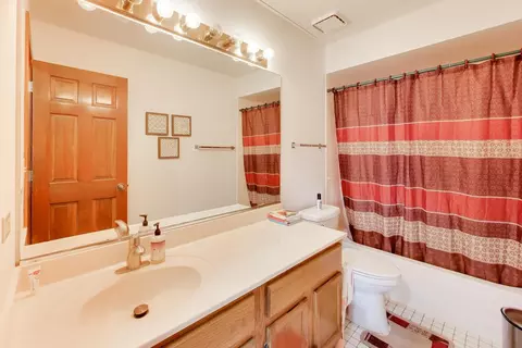 1075 Longford Rd, Bartlett, IL 60103 photo 39