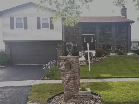 56 Timberlane Rd, Matteson, IL 60443