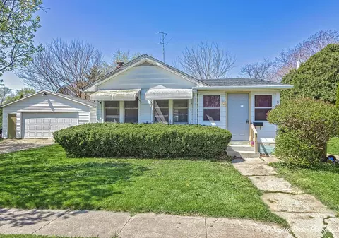 305 Blanchard St, Harvard, IL 60033