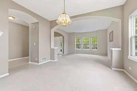 Living - 13341 Ione St, Plainfield, IL 60585 photo 4 of 6