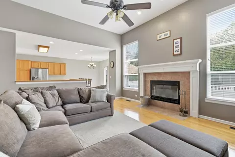 Living - 13341 Ione St, Plainfield, IL 60585 photo 5 of 6