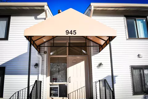 945 Commonwealth Ct #4, Vernon Hills, IL 60061