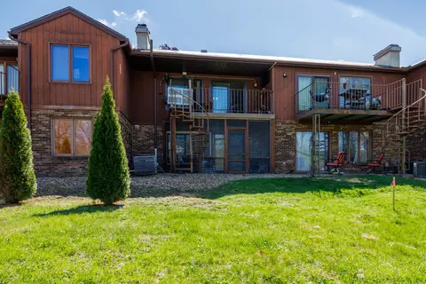 Exterior - 601 N Main St #4N, Normal, IL 61761 photo 1 of 2