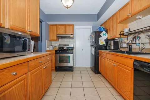 Kitchen - 601 N Main St #4N, Normal, IL 61761 photo 3 of 5