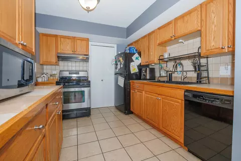 Kitchen - 601 N Main St #4N, Normal, IL 61761 photo 4 of 5