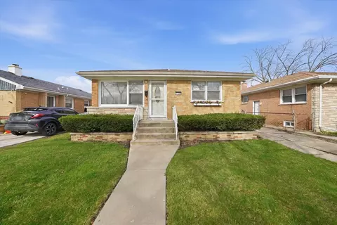 7720 S Kolmar Ave, Chicago, IL 60652