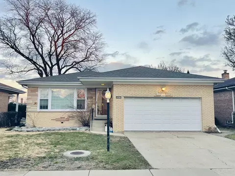 8925 Oriole Ave, Morton Grove, IL 60053