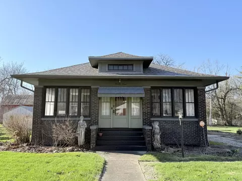 77 Main St, Saunemin, IL 61769
