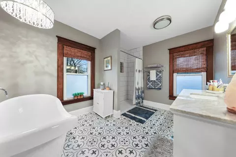 Bath - 524 E Chapin St, Morris, IL 60450 photo 1 of 3