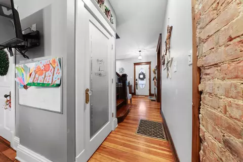 Entry Way - 524 E Chapin St, Morris, IL 60450 photo 3 of 5