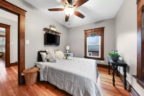 Bedroom - 524 E Chapin St, Morris, IL 60450 photo 2 of 3