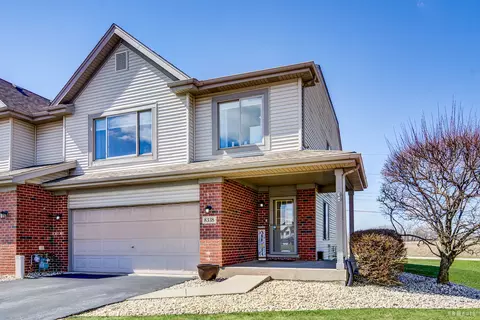 8338 W Chestnut Ct, Frankfort, IL 60423