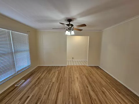 Living - 57 Cherry Dr, Mount Vernon, IL 62864 photo 2 of 6